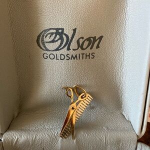 ♥ HOST PICK ♥ Unisex 10k white and yellow gold scissors & comb pendant